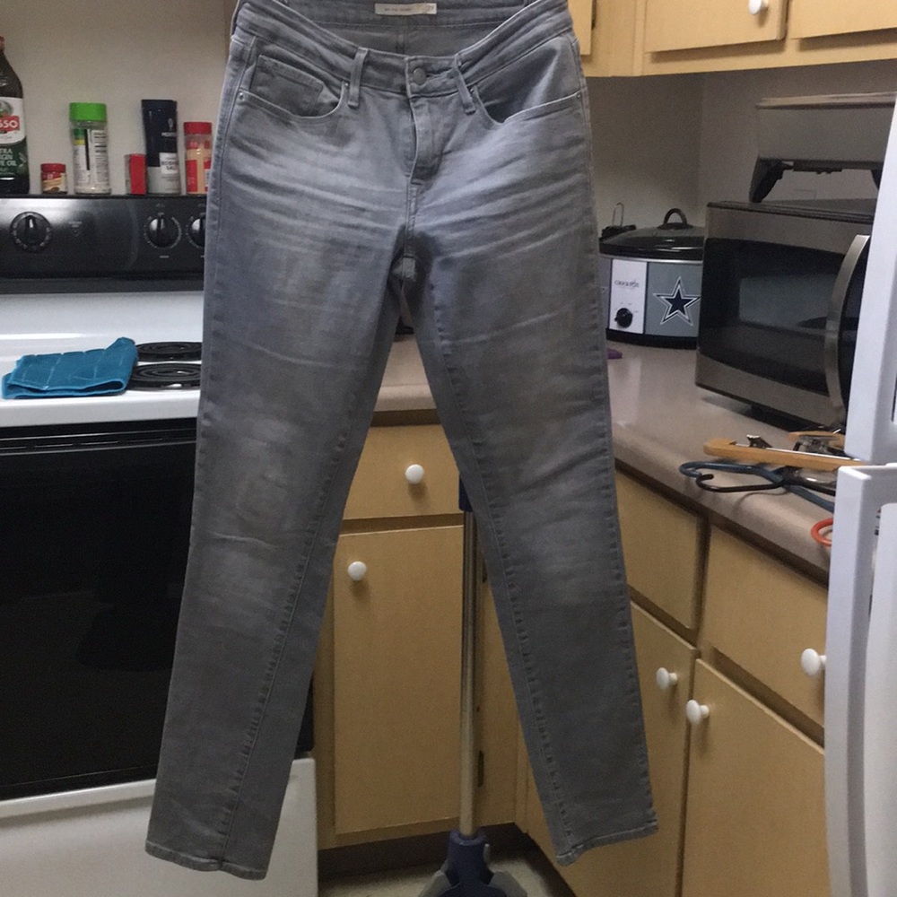 Levi’s - Picture 2 of 5